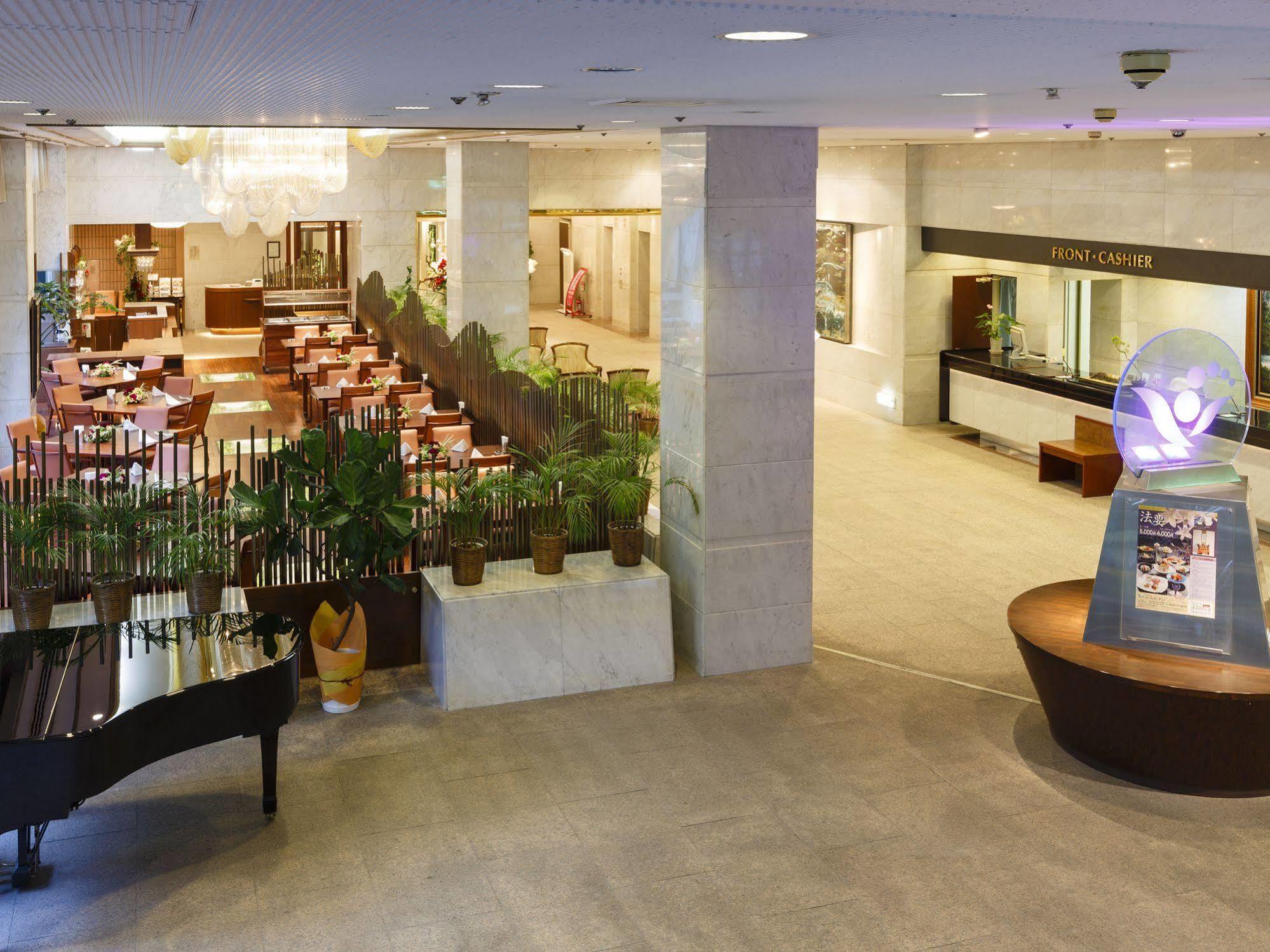 Hotel Pearl Garden Takamatsu Buitenkant foto