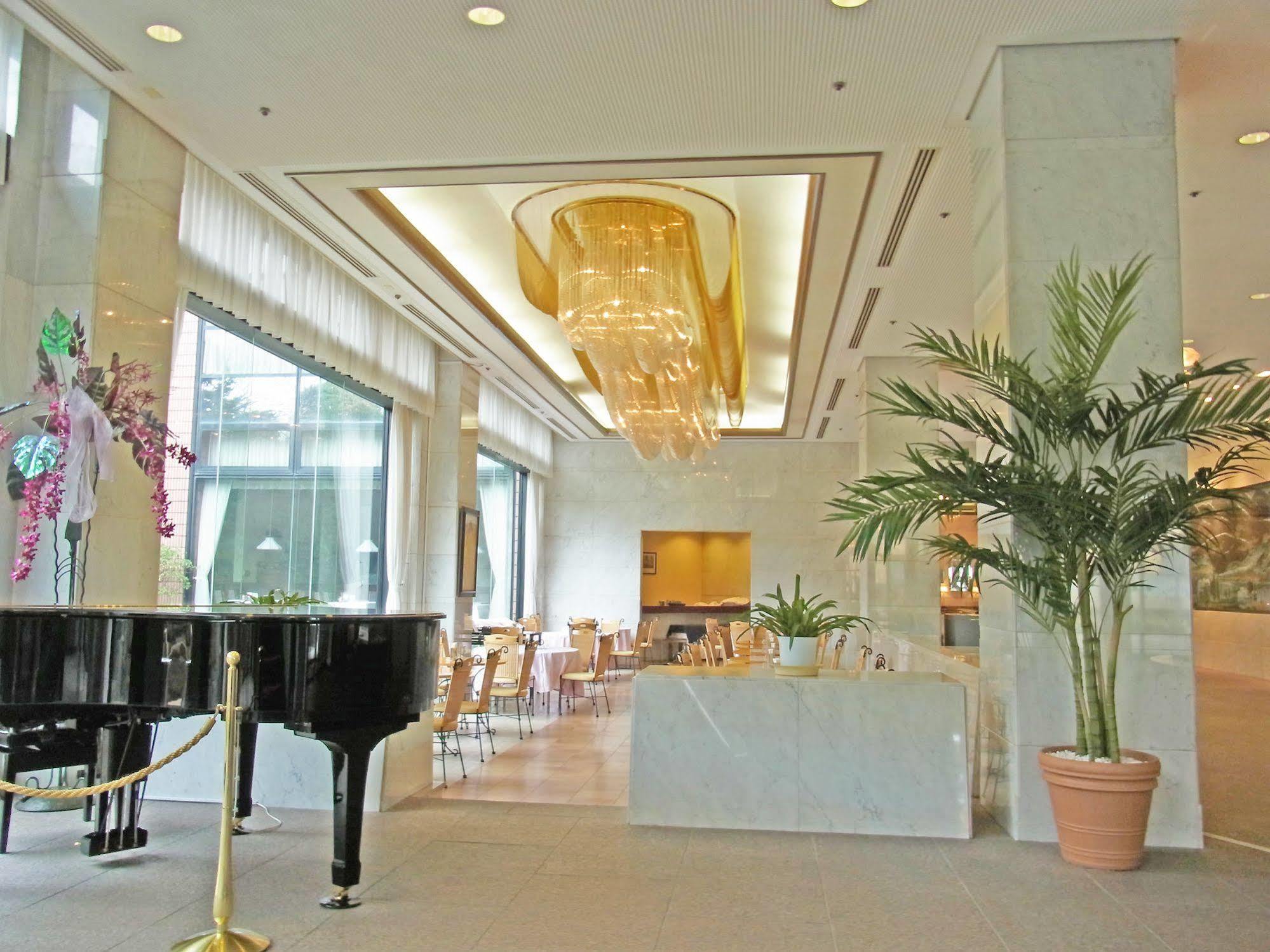 Hotel Pearl Garden Takamatsu Buitenkant foto