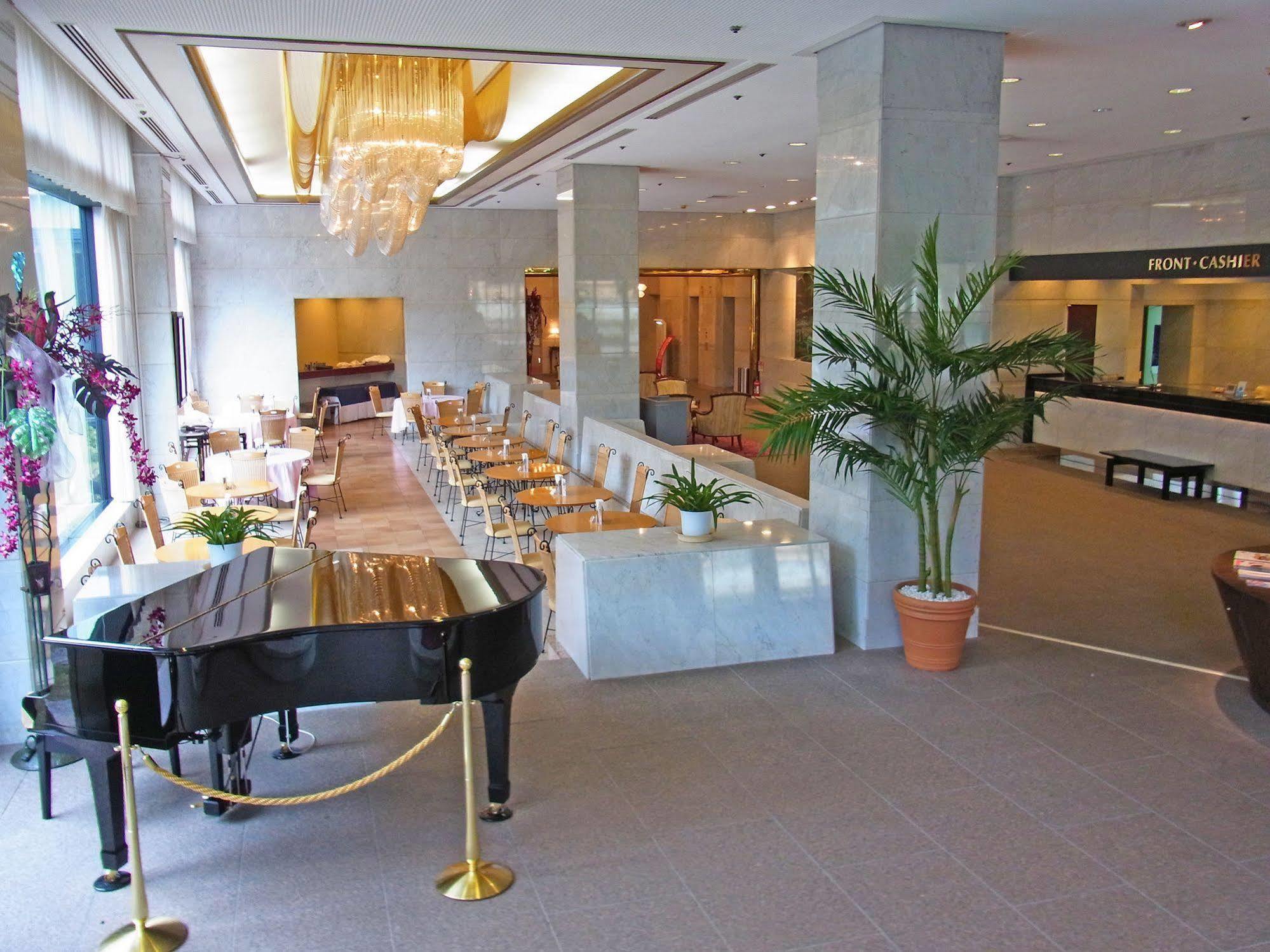 Hotel Pearl Garden Takamatsu Buitenkant foto