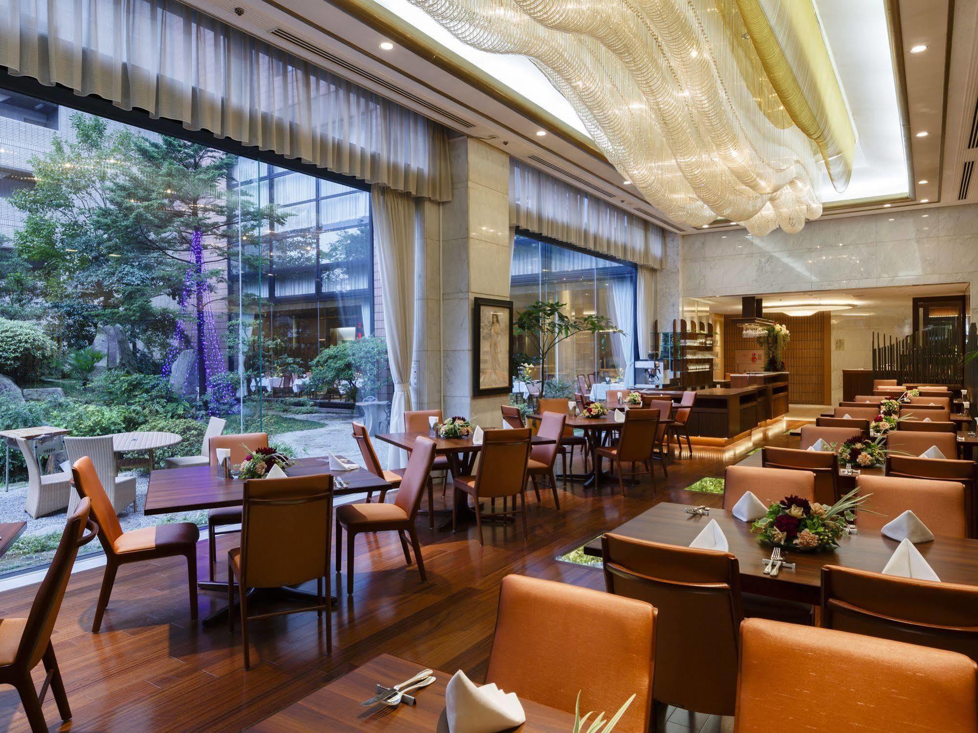 Hotel Pearl Garden Takamatsu Buitenkant foto